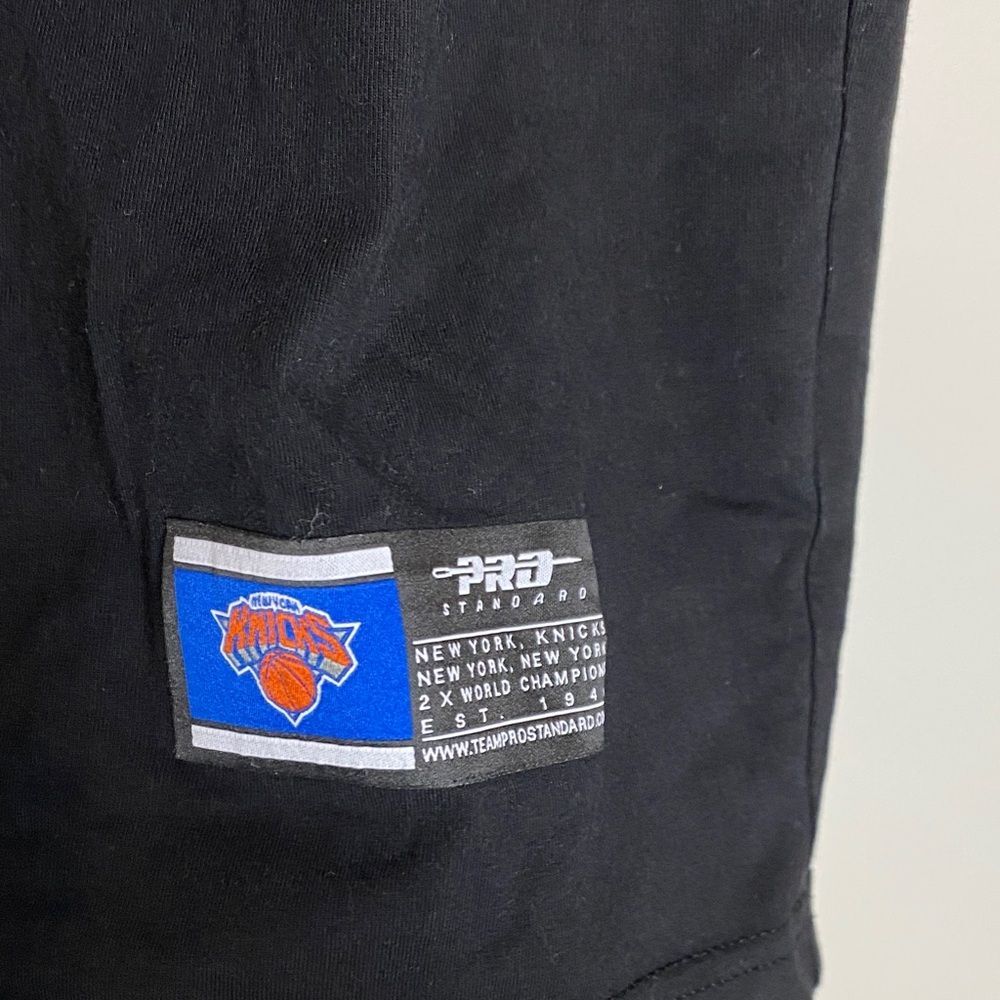 Pro Standard New York Knicks Tee Chenille Patch T‑Shirt Luxury collection - Picture 3 of 7